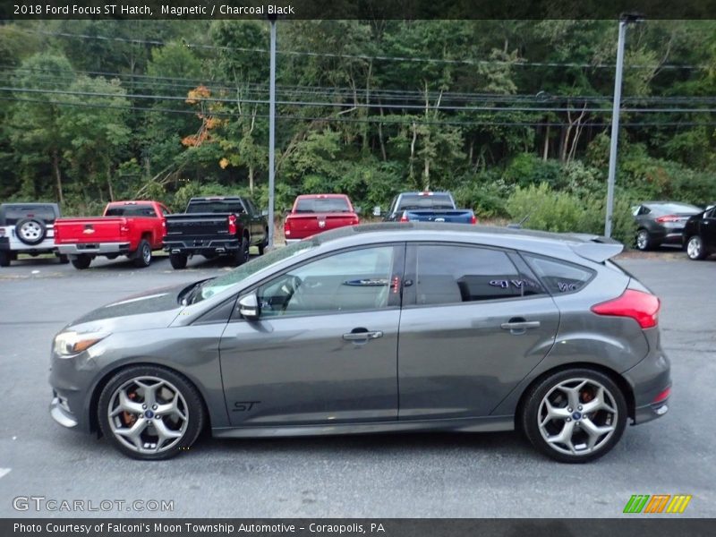 Magnetic / Charcoal Black 2018 Ford Focus ST Hatch