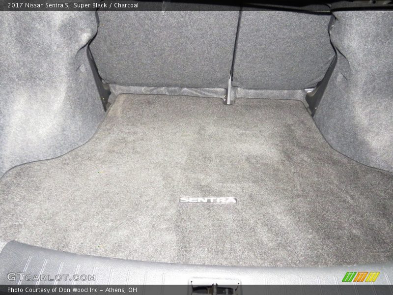 Super Black / Charcoal 2017 Nissan Sentra S