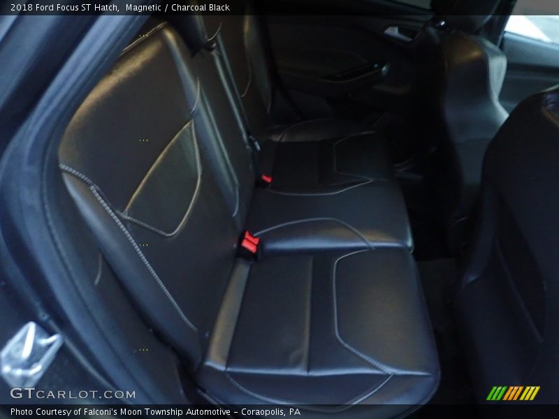 Magnetic / Charcoal Black 2018 Ford Focus ST Hatch