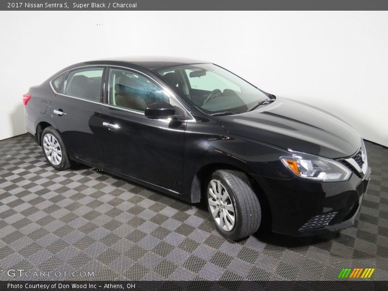 Super Black / Charcoal 2017 Nissan Sentra S