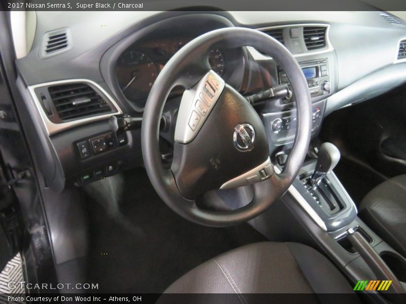 Super Black / Charcoal 2017 Nissan Sentra S