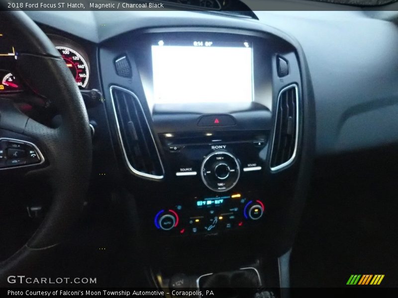Magnetic / Charcoal Black 2018 Ford Focus ST Hatch