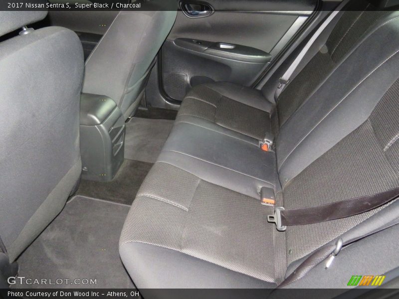 Super Black / Charcoal 2017 Nissan Sentra S