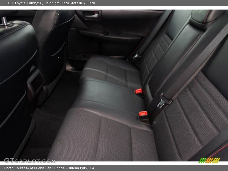 Midnight Black Metallic / Black 2017 Toyota Camry SE