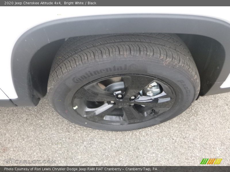 Bright White / Black 2020 Jeep Cherokee Altitude 4x4