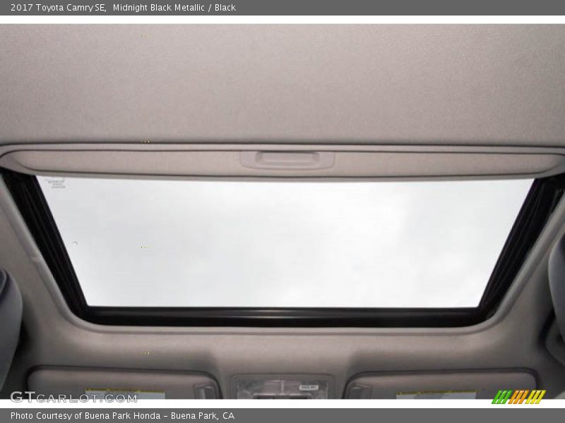 Midnight Black Metallic / Black 2017 Toyota Camry SE