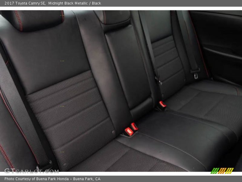 Midnight Black Metallic / Black 2017 Toyota Camry SE