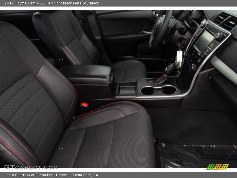 Midnight Black Metallic / Black 2017 Toyota Camry SE