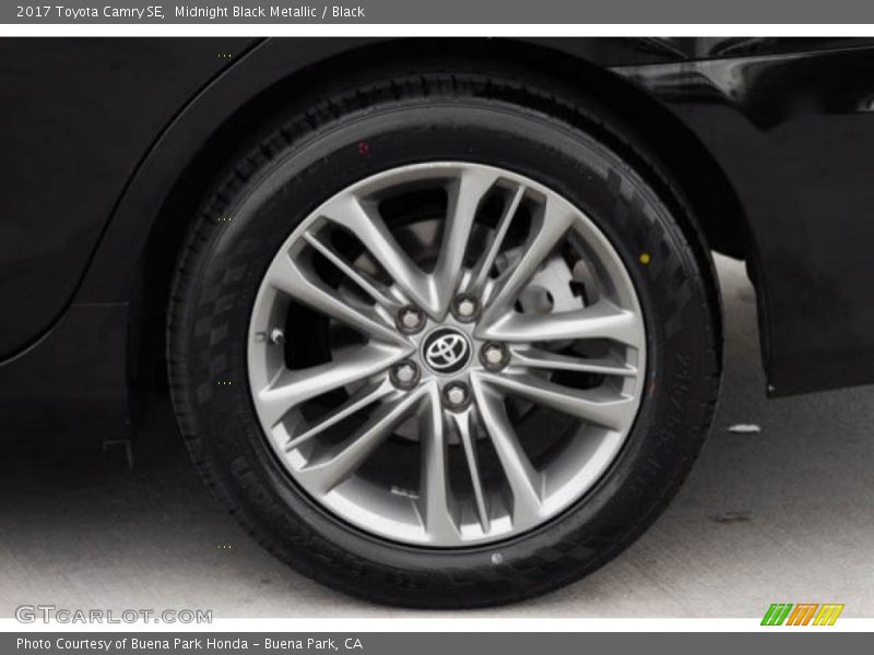 Midnight Black Metallic / Black 2017 Toyota Camry SE