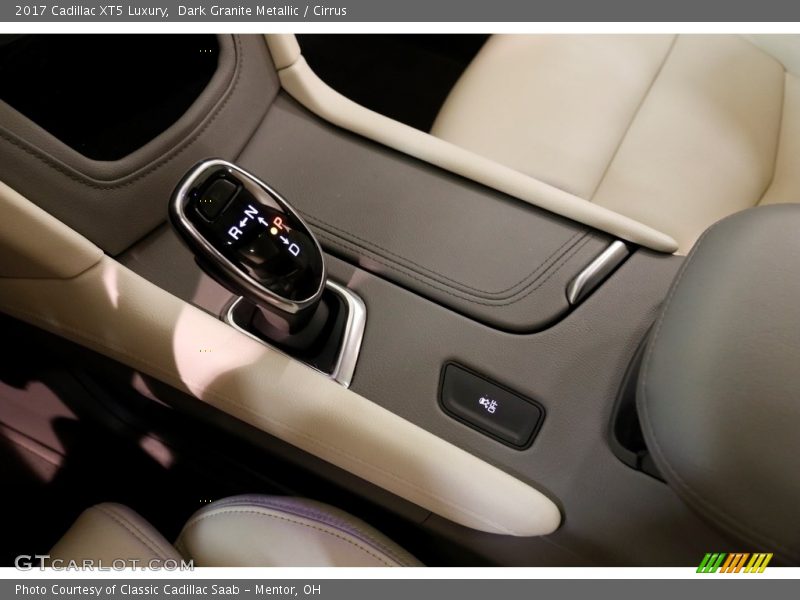 Dark Granite Metallic / Cirrus 2017 Cadillac XT5 Luxury