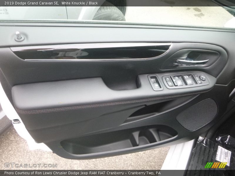 White Knuckle / Black 2019 Dodge Grand Caravan SE