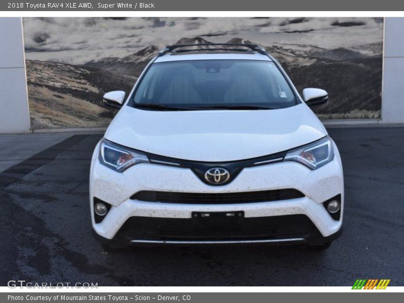 Super White / Black 2018 Toyota RAV4 XLE AWD