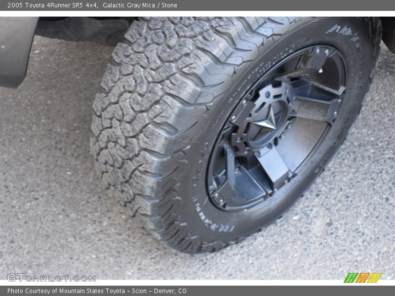 Galactic Gray Mica / Stone 2005 Toyota 4Runner SR5 4x4