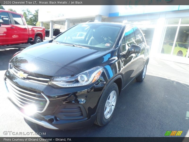 Mosaic Black Metallic / Jet Black 2020 Chevrolet Trax LT