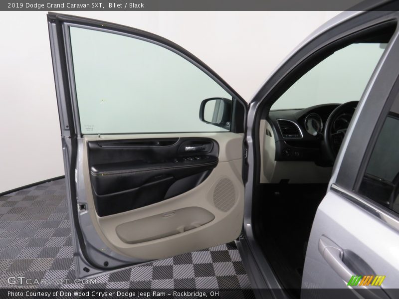 Billet / Black 2019 Dodge Grand Caravan SXT