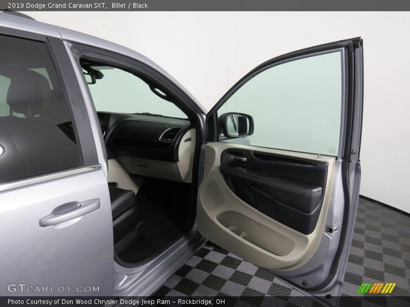 Billet / Black 2019 Dodge Grand Caravan SXT