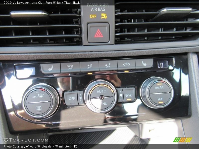 Controls of 2019 Jetta GLI