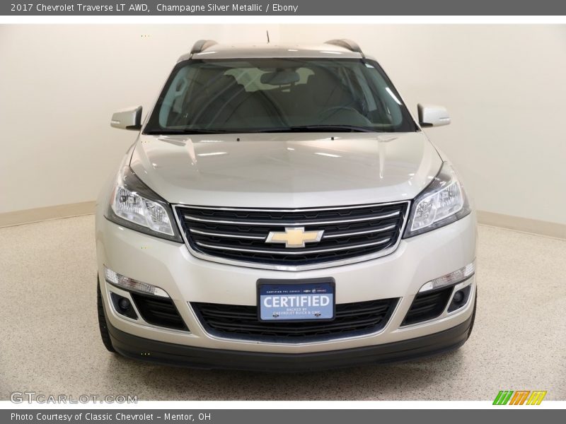 Champagne Silver Metallic / Ebony 2017 Chevrolet Traverse LT AWD