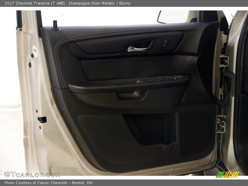Champagne Silver Metallic / Ebony 2017 Chevrolet Traverse LT AWD