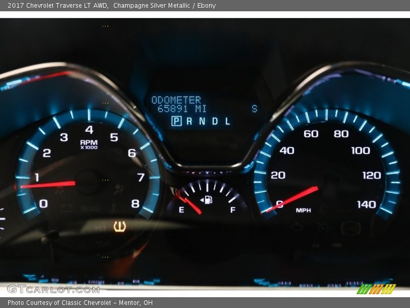 Champagne Silver Metallic / Ebony 2017 Chevrolet Traverse LT AWD