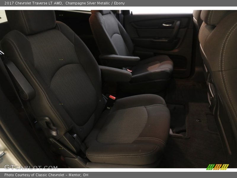 Champagne Silver Metallic / Ebony 2017 Chevrolet Traverse LT AWD