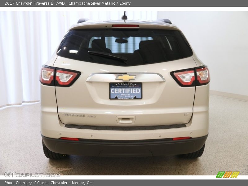 Champagne Silver Metallic / Ebony 2017 Chevrolet Traverse LT AWD