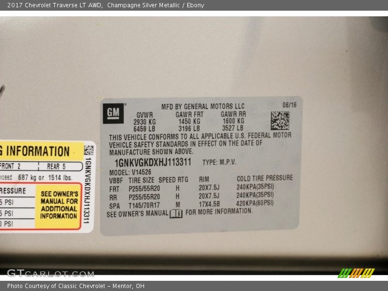 Champagne Silver Metallic / Ebony 2017 Chevrolet Traverse LT AWD