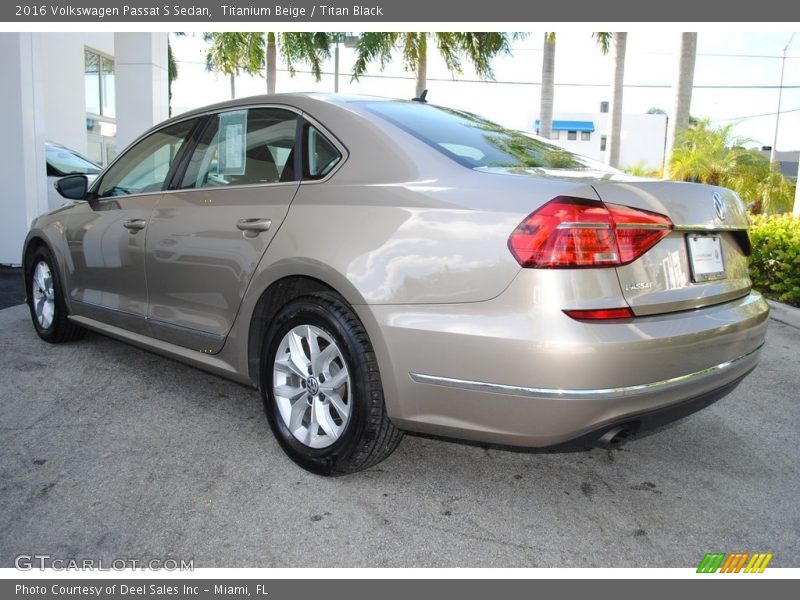 Titanium Beige / Titan Black 2016 Volkswagen Passat S Sedan