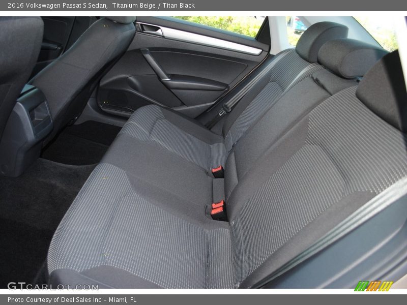 Titanium Beige / Titan Black 2016 Volkswagen Passat S Sedan