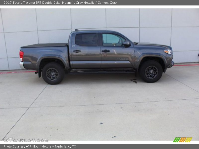 Magnetic Gray Metallic / Cement Gray 2017 Toyota Tacoma SR5 Double Cab