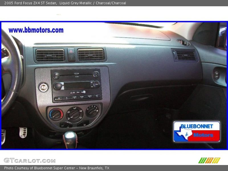 Liquid Grey Metallic / Charcoal/Charcoal 2005 Ford Focus ZX4 ST Sedan
