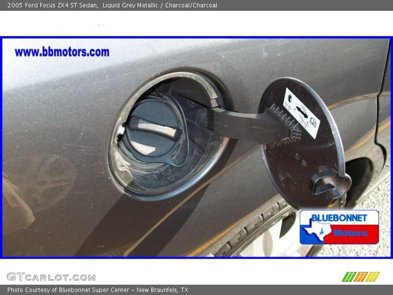 Liquid Grey Metallic / Charcoal/Charcoal 2005 Ford Focus ZX4 ST Sedan