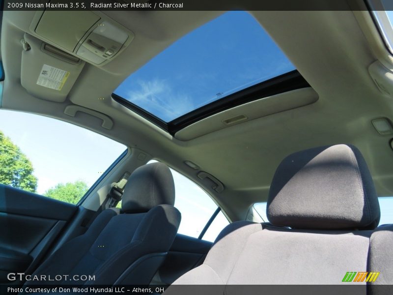 Radiant Silver Metallic / Charcoal 2009 Nissan Maxima 3.5 S