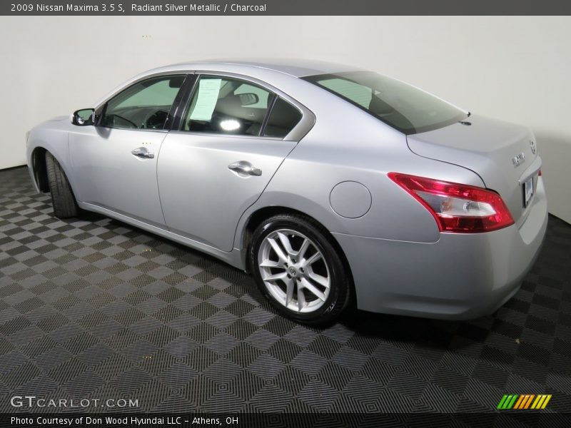Radiant Silver Metallic / Charcoal 2009 Nissan Maxima 3.5 S