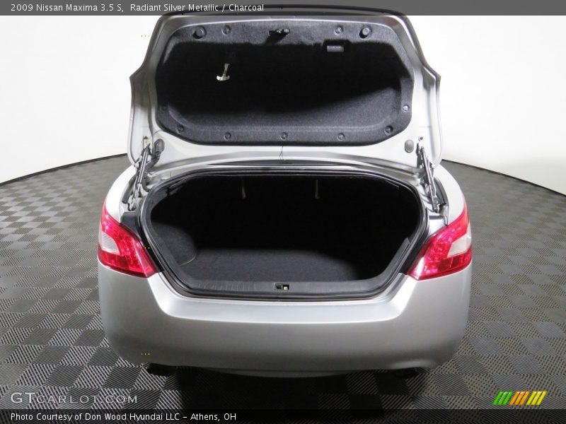 Radiant Silver Metallic / Charcoal 2009 Nissan Maxima 3.5 S