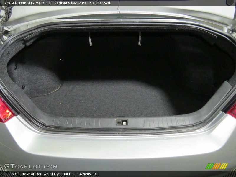 Radiant Silver Metallic / Charcoal 2009 Nissan Maxima 3.5 S