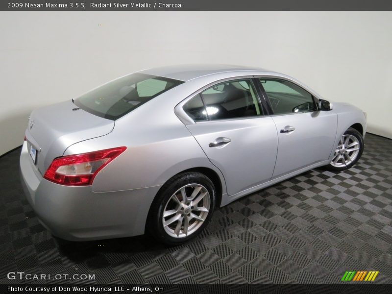 Radiant Silver Metallic / Charcoal 2009 Nissan Maxima 3.5 S