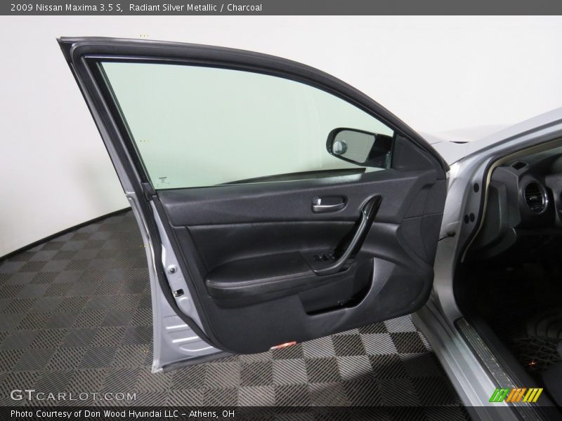 Radiant Silver Metallic / Charcoal 2009 Nissan Maxima 3.5 S