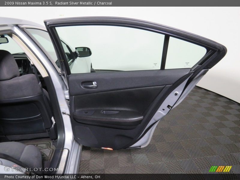 Radiant Silver Metallic / Charcoal 2009 Nissan Maxima 3.5 S