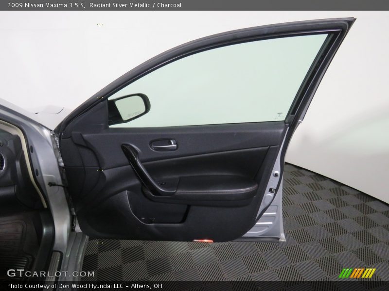 Radiant Silver Metallic / Charcoal 2009 Nissan Maxima 3.5 S