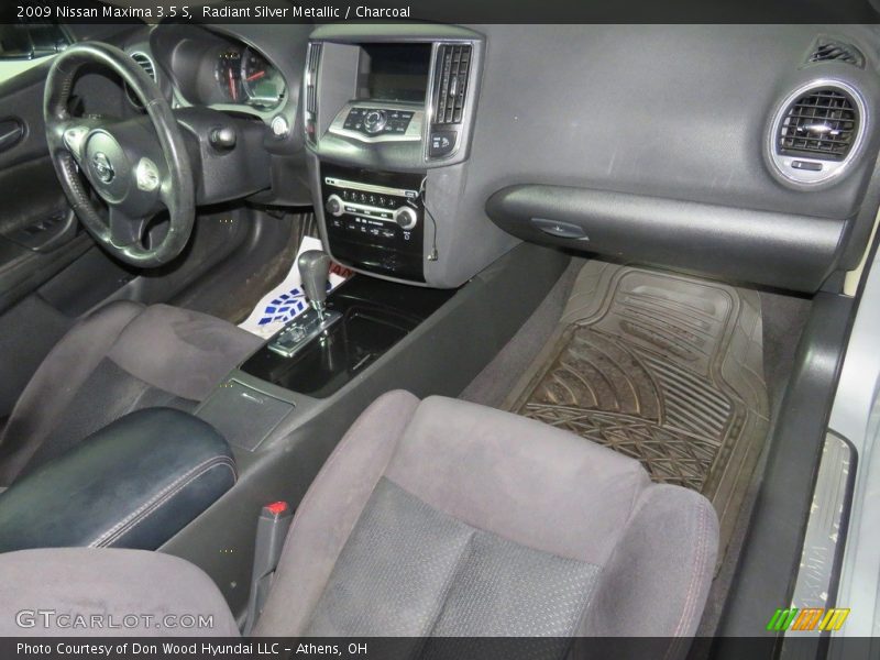 Radiant Silver Metallic / Charcoal 2009 Nissan Maxima 3.5 S