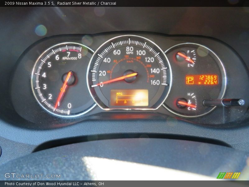 Radiant Silver Metallic / Charcoal 2009 Nissan Maxima 3.5 S