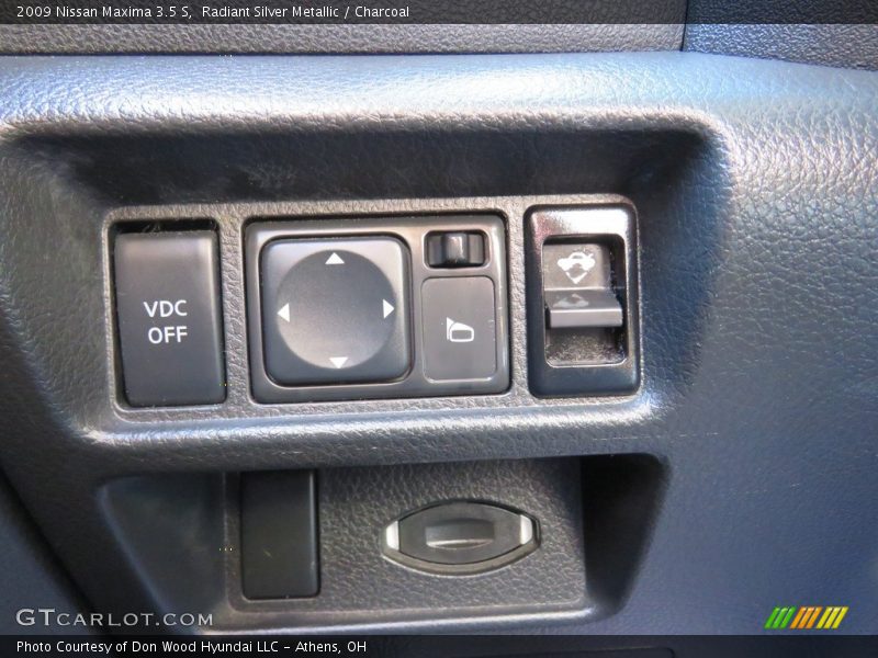 Radiant Silver Metallic / Charcoal 2009 Nissan Maxima 3.5 S
