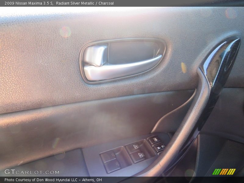 Radiant Silver Metallic / Charcoal 2009 Nissan Maxima 3.5 S