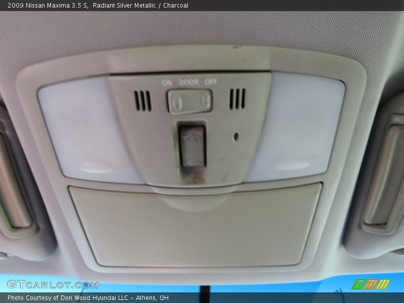 Radiant Silver Metallic / Charcoal 2009 Nissan Maxima 3.5 S