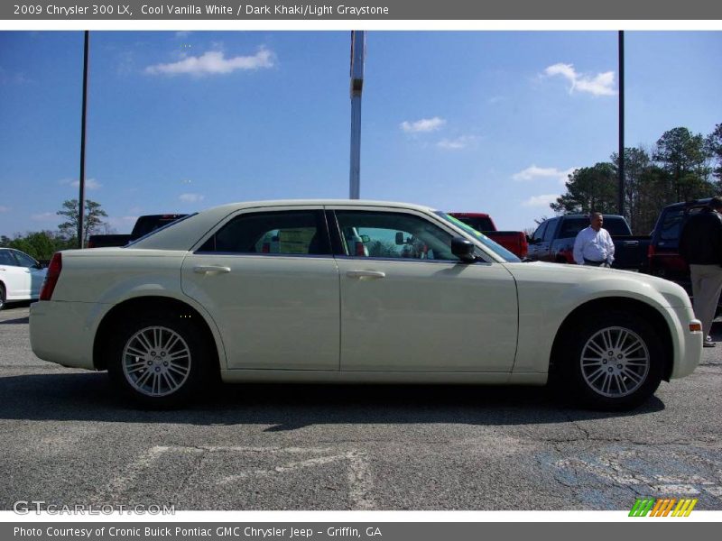 Cool Vanilla White / Dark Khaki/Light Graystone 2009 Chrysler 300 LX