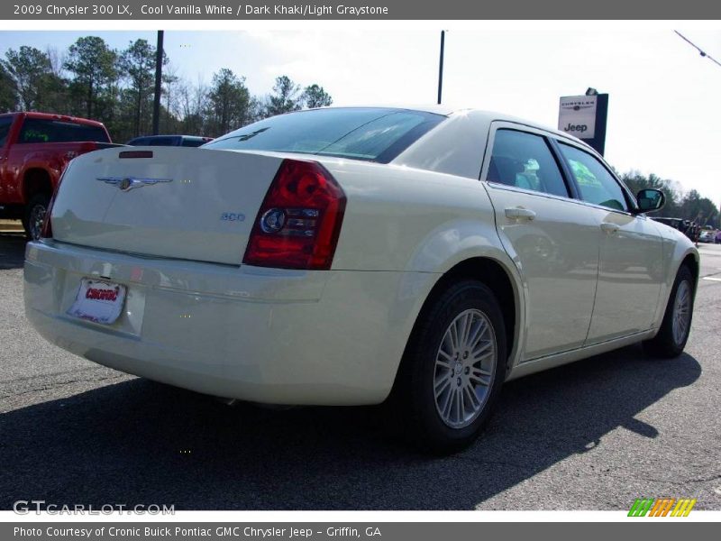 Cool Vanilla White / Dark Khaki/Light Graystone 2009 Chrysler 300 LX