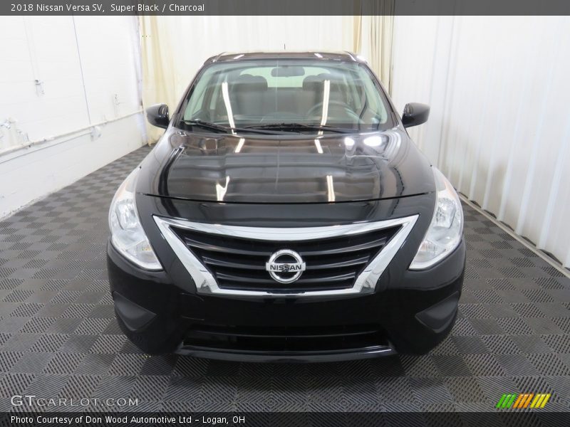 Super Black / Charcoal 2018 Nissan Versa SV