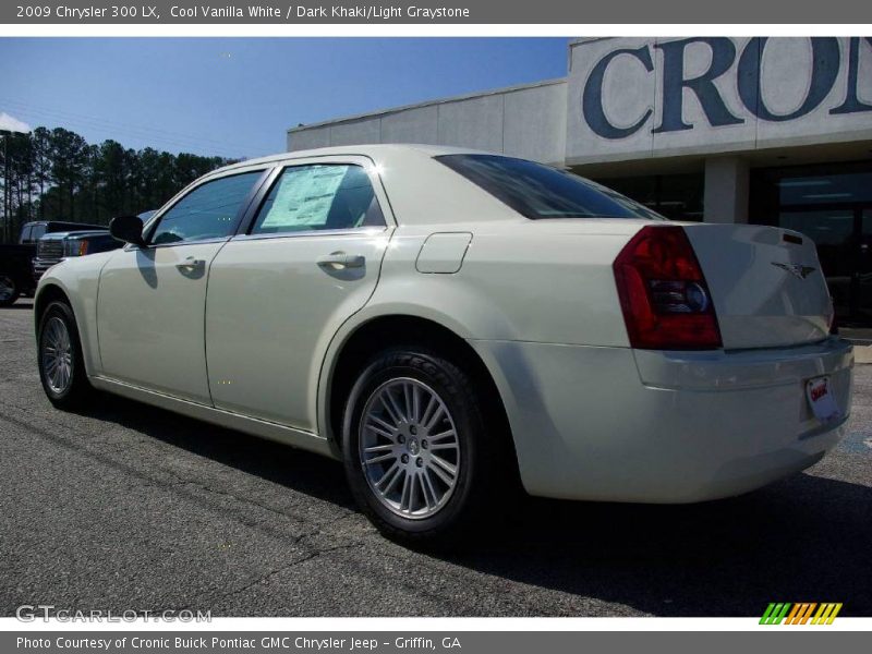 Cool Vanilla White / Dark Khaki/Light Graystone 2009 Chrysler 300 LX