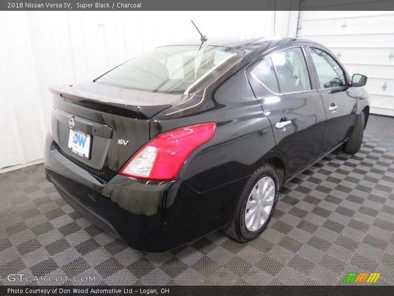 Super Black / Charcoal 2018 Nissan Versa SV